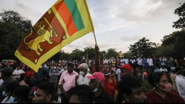 Sri Lanka crisis: One Dead, 12 Injured After Police Open Fire At Anti-Govt Protesters Sri Lanka crisis: One Dead, 12 Injured After Police Open Fire At Anti-Govt Protesters