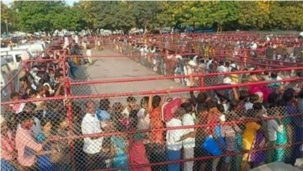 క్యూలైన్ లలో తొక్కిసలాటతో టోకెన్లు లేకుండా శ్రీవారి దర్శనానికి టీటీడీ నిర్ణయం