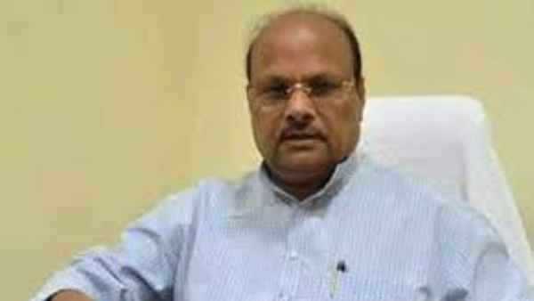 క్యాబినెట్ లో ఎవరికీ పవర్ లేదని ఎద్దేవా