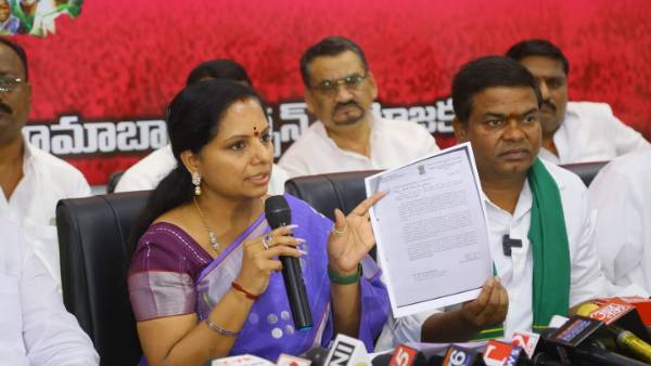 అడుగడుగునా అరవింద్ ను నిలదీస్తాం.. హెచ్చరించిన కవిత