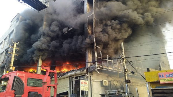 Delhi: 26 Dead, 30 Injured In Massive Fire At 3-Storey Building Delhi: 26 Dead, 30 Injured In Massive Fire At 3-Storey Building