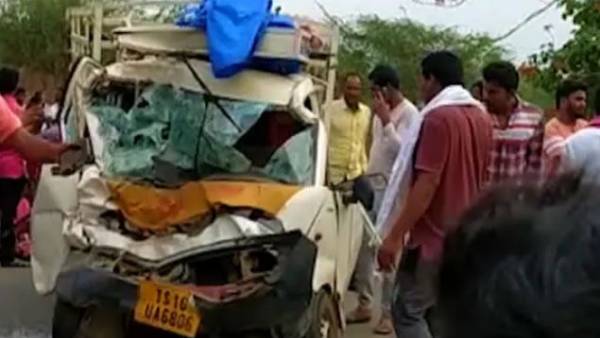 Road accident in Kamareddy district: five killed, 21 injured Road accident in Kamareddy district: five killed, 21 injured
