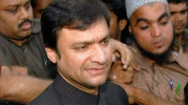Owaisi made controversial remarks during his visit to Maharashtra Owaisi made controversial remarks during his visit to Maharashtra