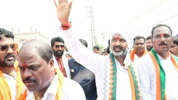 ఇంటర్మీడియట్ విద్యార్థుల ఆత్మహత్యలు.. కారకులు మీరు కాదా అని బండి సూటి ప్రశ్న
