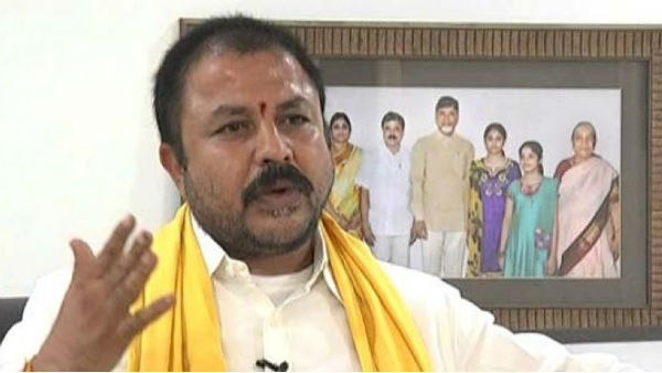టిడిపి కార్యక్రమాలలో పాల్గొన్నా అదేదో నేరమన్నట్టు తనపై కేసులు
