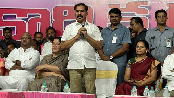 ఎన్నికలప్పుడు ఎలక్షన్ మోడ్,తర్వాత ఫ్లైట్ మోడ్. ప్రధాని మోదీపై నిప్పులు చెరిగిన ఎమ్మెల్సీ కవిత