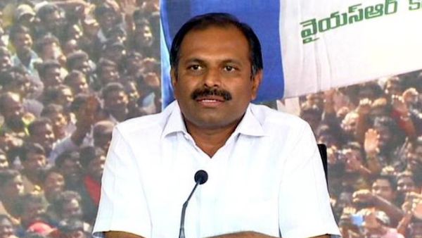 పుత్ర రత్నం నారా లోకేష్ 12 కేసులు ఉంటే రండి అంటూ బహిరంగంగా ప్రకటిస్తున్నారు