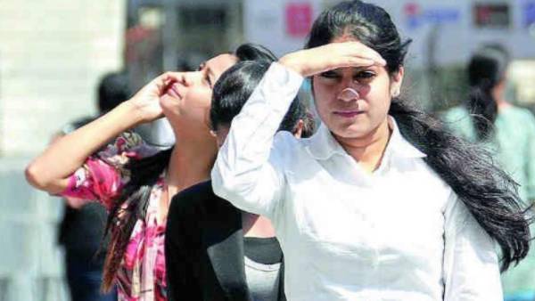 తెలంగాణలోనూ ఈదురుగాలులతో కూడిన వర్షాలు, వడగాలులు