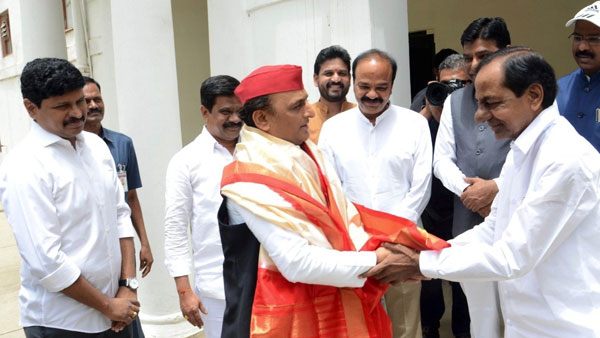 ఆ తర్వాత అరవింద్ కేజ్రీవాల్తో కేసీఆర్ భేటీ.. పంజాబ్కు