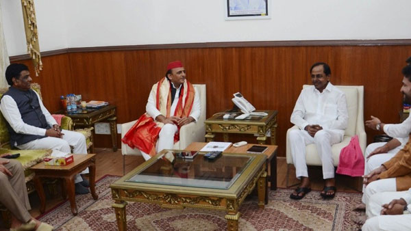 పంజాబ్ రైతులకు చెక్కులివ్వనున్న కేసీఆర్