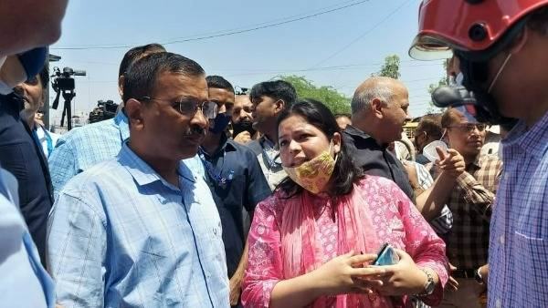 CM Kejriwal announced Rs 10 lakhs compensation for Families of the deceased CM Kejriwal announced Rs 10 lakhs compensation for Families of the deceased