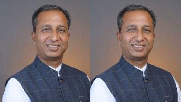 మంత్రి పదవి నుంచి పీకేసి వెంటనే అరెస్ట్