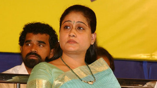 Vijayashanti slams KCR over 70 crores worth of land allotted to Hyderabad TRS party office Vijayashanti slams KCR over 70 crores worth of land allotted to Hyderabad TRS party office