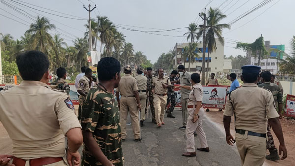 సోషల్ మీడియాలో అల్లర్లకు పాల్పడినవారి వీడియోలు, పొటోలు