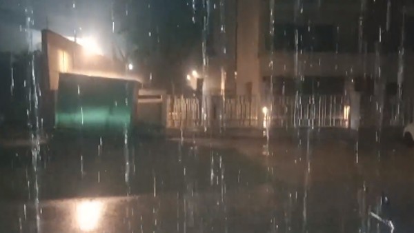 Rainy night: heavy to very heavy rain in Hyderabad on monday night Rainy night: heavy to very heavy rain in Hyderabad on monday night