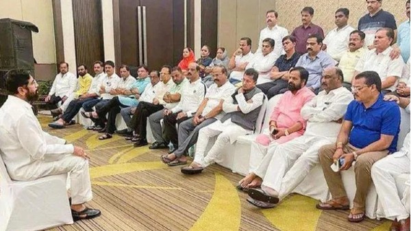 ఏక్నాథ్ షిండే క్యాంపునకు ఎమ్మెల్యేల వలస