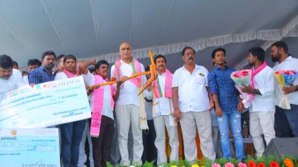 ప్రతి ఒక్కరికీ రేషన్ కార్డులు.. అభయహస్తం డబ్బులు కూడా ఇస్తామన్న మంత్రి హరీష్