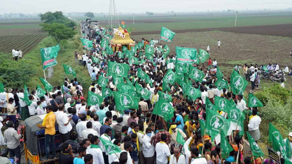 ఎవరిని నమ్మాలో అర్థం కావడంలేదే?