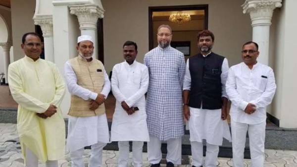 4 MLAs AIMIM has joined the RJD in Bihar, setback to Asaduddin Owaisi 4 MLAs AIMIM has joined the RJD in Bihar, setback to Asaduddin Owaisi