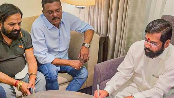 ఏక్ నాథ్ మీద వేటువేసిన సీఎం