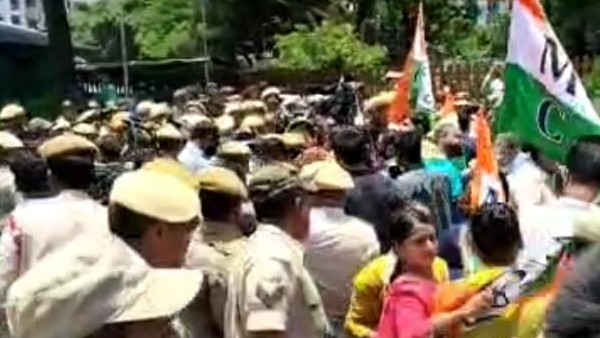 శివసేన రెబెల్స్ కు టీఎంసీ నిరసన సెగ