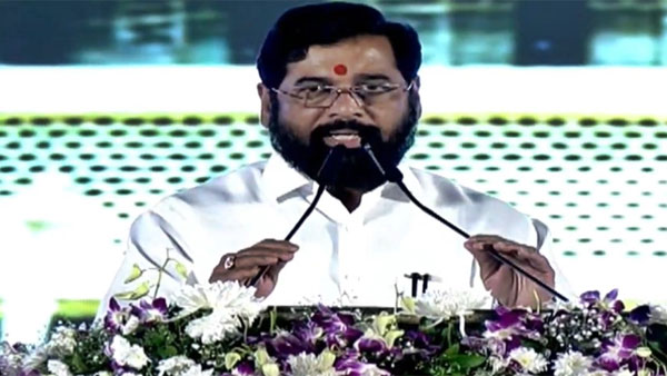 మాతోనే ఉంటారు... మీ వెంటరారు
