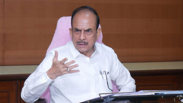రాజీనామా చెయ్యనంటున్న వక్ఫ్ బోర్డ్ చైర్మన్, రంగంలోకి హోం మంత్రి