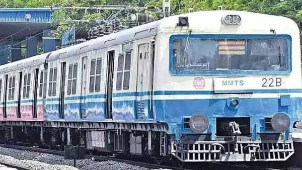 ప్రయాణీకుల ఆందోళన..