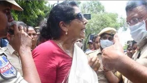 కాలర్ పట్టుకున్న రేణుకా