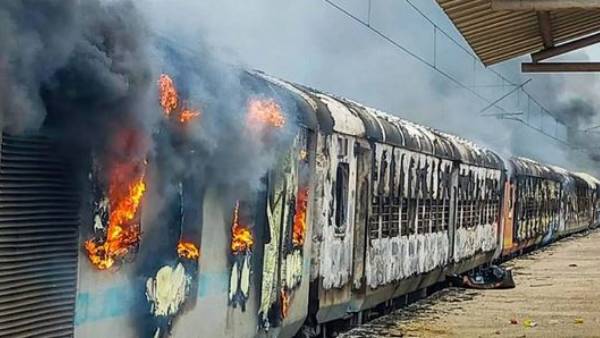 జిల్లాల్లో వాట్సాప్ గ్రూపులతో