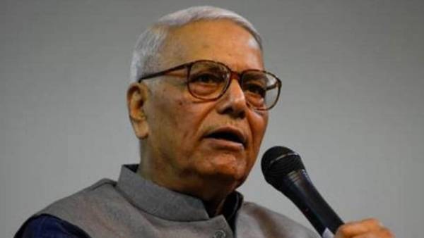 అటు బీజేపీ మీటింగ్ - ఇటు సిన్హా ప్రచారం