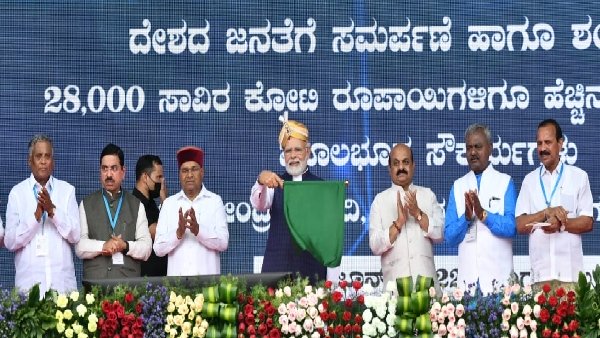 PM Modi: BBMP spent Rs 23 crore on road development since Modi arrived in Bengaluru city. PM Modi: BBMP spent Rs 23 crore on road development since Modi arrived in Bengaluru city.