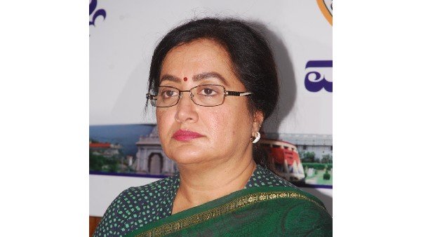 Sumalatha: I will not leave Mandya, Mandya people also not leave me says MP Sumalatha in Karnataka. Sumalatha: I will not leave Mandya, Mandya people also not leave me says MP Sumalatha in Karnataka.