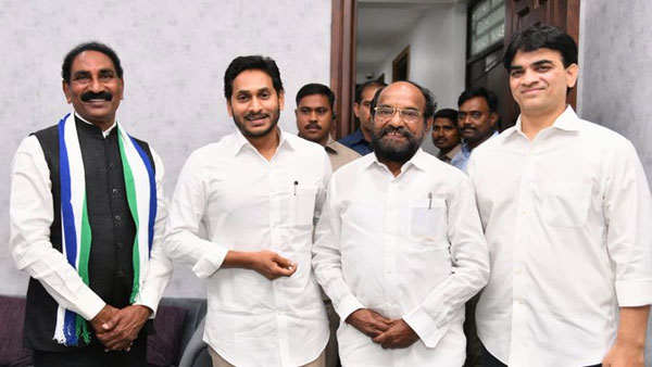 ఇద్దరు నేతల వ్యవహారం కాస్తంత అనుమానాస్పదమే?