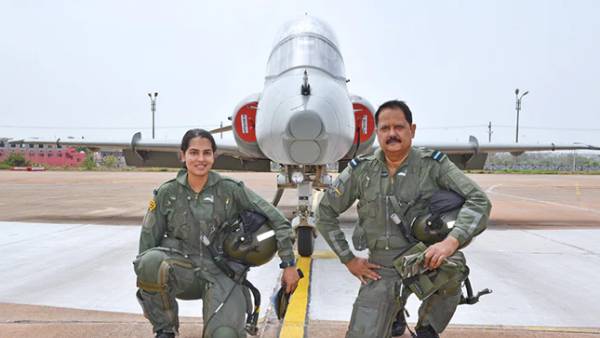 ఎయిర్ఫోర్సులో తొలిసారి తండ్రీకూతురు ఘనత