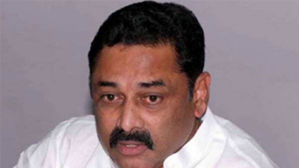 రాజకీయ అడుగుల పైన చర్చ