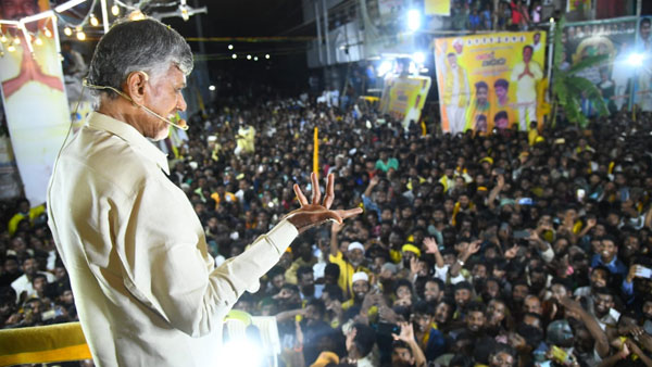ప్రశ్నిస్తే నాపైనే కేసులు పెడుతున్నారు