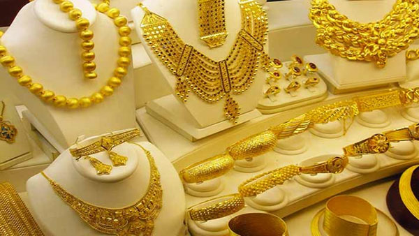 చోరీకి స్కెచ్ వేసిన మహేష్