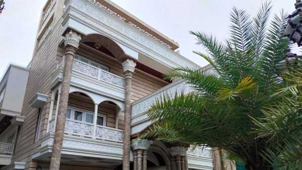 ప్యాలెస్ లాంటి ఇల్లు