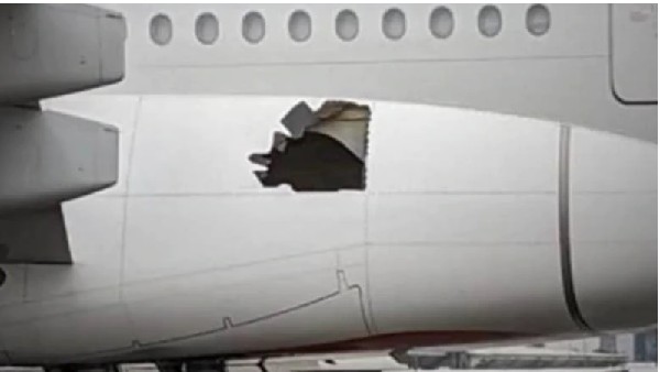 Emirates Passengers Heard Loud Bang Before Hole In Aircraft Was Discovered Emirates Passengers Heard Loud Bang Before Hole In Aircraft Was Discovered