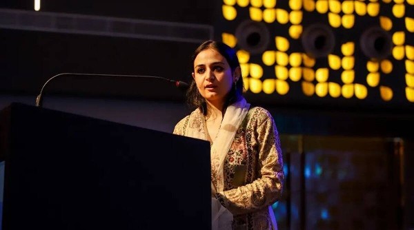 Pulitzer winner Kashmiri photojournalist stopped delhi Pulitzer winner Kashmiri photojournalist stopped delhi