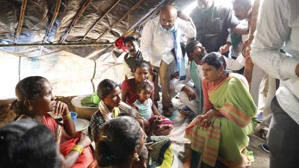 మహిళల చీరలు వూడేటట్టు ఈడ్చుకెళ్ళినా దొర బయటకు రాడు