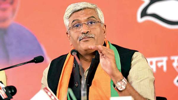 కాళేశ్వరం పేరుతో కోట్ల రూపాయల అవినీతి జరిగిందన్న కేంద్ర జలశక్తి మంత్రి
