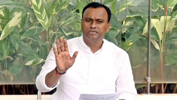 మునుగోడు బైపోల్ తర్వాత అదే జరిగేది, కేసీఆర్ క్షమాపణ చెప్పాలి: కోమటిరెడ్డి