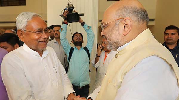 Speculations Of BJP-JDU Split: Amit Shah Dials Nitish Kumar: Both Hold Long Discussion Speculations Of BJP-JDU Split: Amit Shah Dials Nitish Kumar: Both Hold Long Discussion