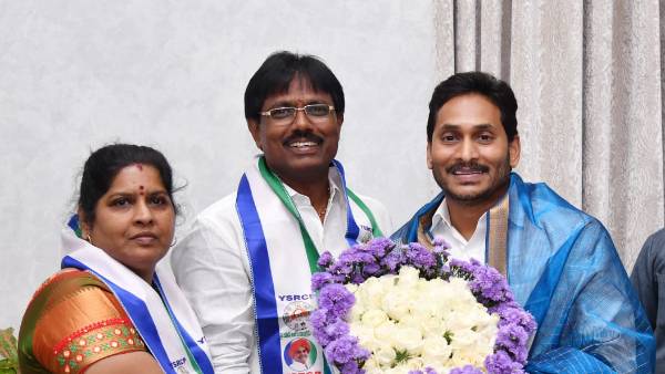  వైసీపీలోకి గంజి చిరంజీవి - లోకేశ్ పై పోటీ చేస్తారా : సీఎం జగన్ ఇచ్చిన హామీ ఏంటి..!!