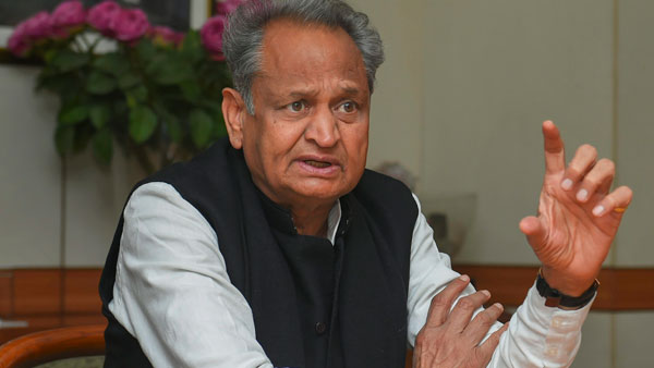 గుజరాత్ అసెంబ్లీ ఎన్నికల పరిశీలకుడిగా అశోక్