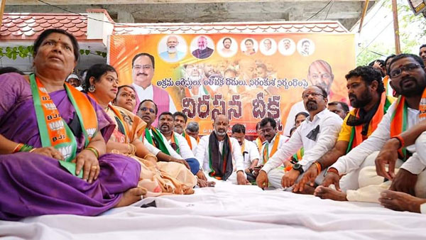 కేసీఆర్ కుటుంబమే శాంతిభద్రతలకు విఘాతం: బండి సంజయ్