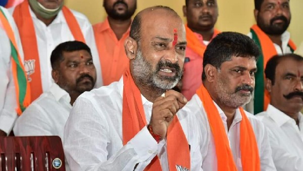 బండి సంజయ్ పాదయాత్రలో మళ్ళీ  ఉద్రిక్తత: పోలీసుల లాఠీచార్జ్.. అసలేం జరిగిందంటే!!