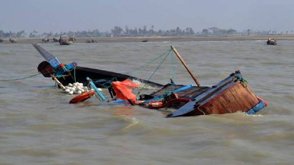 boat capsizes in Yamuna river: death toll to 20 boat capsizes in Yamuna river: death toll to 20